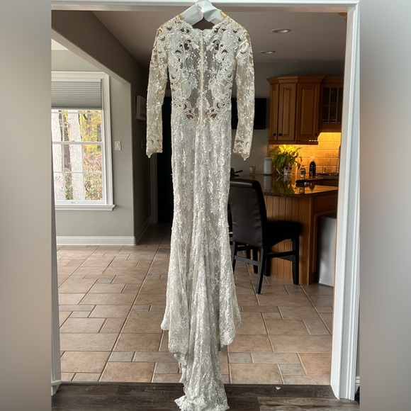 BERTA Bride Wedding Gown - Picture 4 of 17